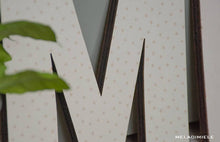 Carica l'immagine nel visualizzatore di Gallery, Lettere in Legno Beige con Pois