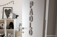 Carica l'immagine nel visualizzatore di Gallery, Lettere in Legno Grigie con Croci